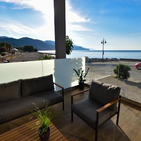 Gonis Grand Luxury Suite Palaiochora Exteriér fotografie