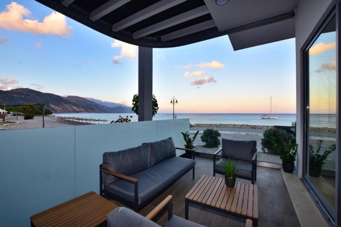 Gonis Grand Luxury Suite Palaiochora Exteriér fotografie
